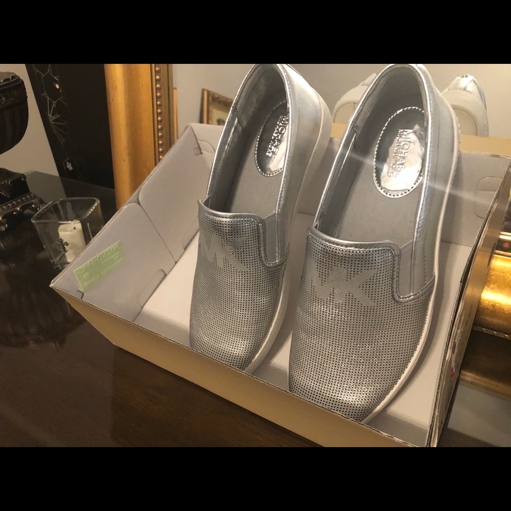 MICHAEL KORS SLIP ON
